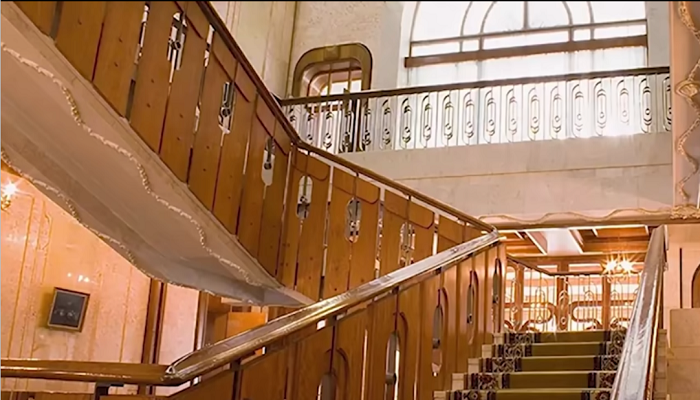 Парадная лестница на даче Горбачева